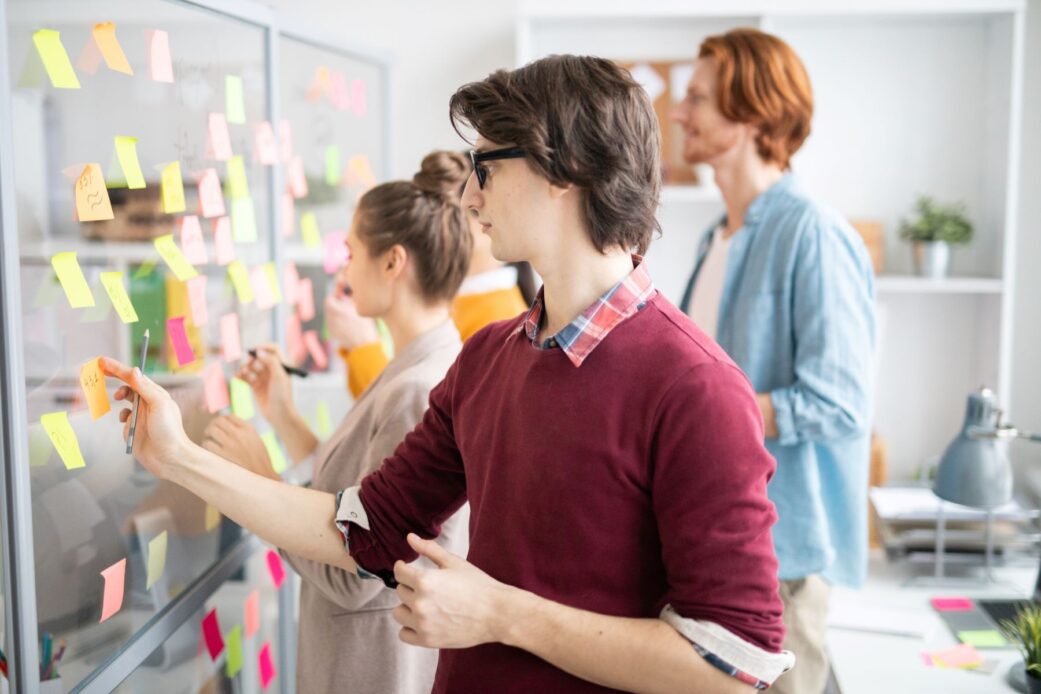 Neue HR-Seminare mit sicheren Terminen – Präsenz-Seminare in Ihrer Region und regelmäßige Online Trainings