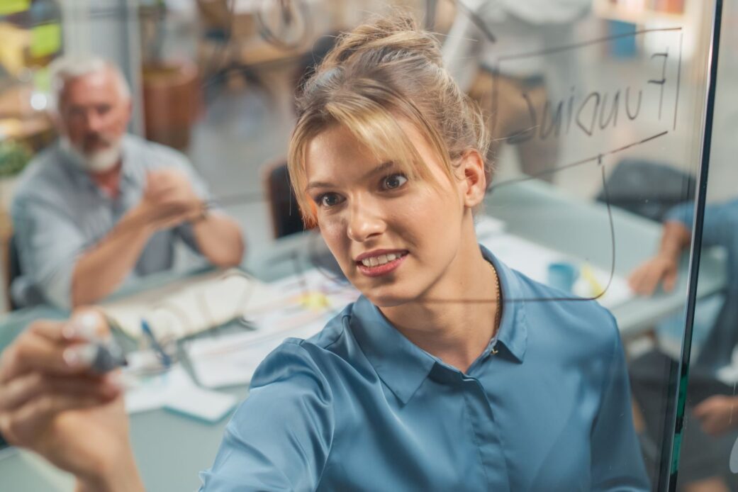 Projektarbeit als Opfer des Lockdowns - Auftragsstau im Mittelstand im Projektmanagement führte zu reduzierter Bildungsanfrage - Trendwende erkennbar